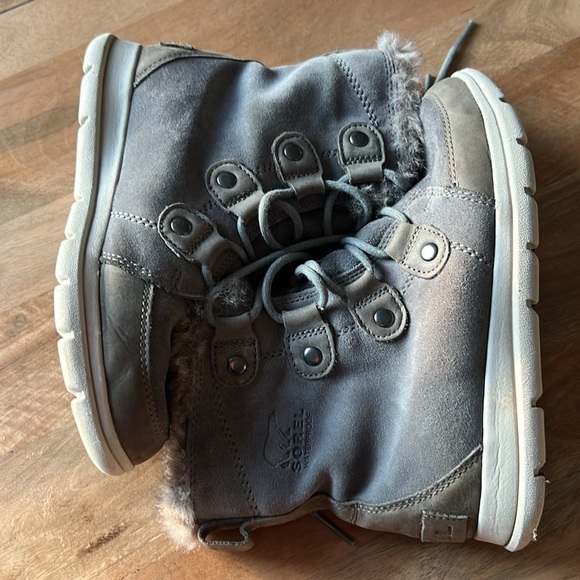 Sorel Snow Boots - Picture 6 of 8